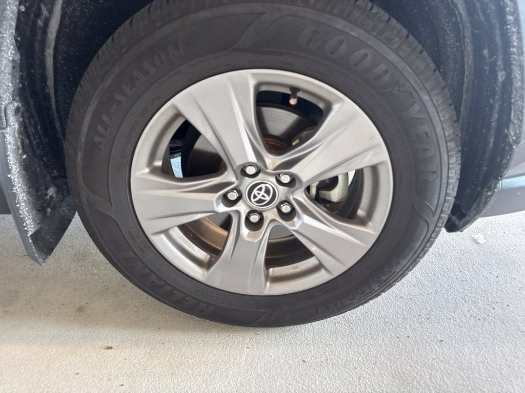 2022 Toyota RAV4 Hybrid LE