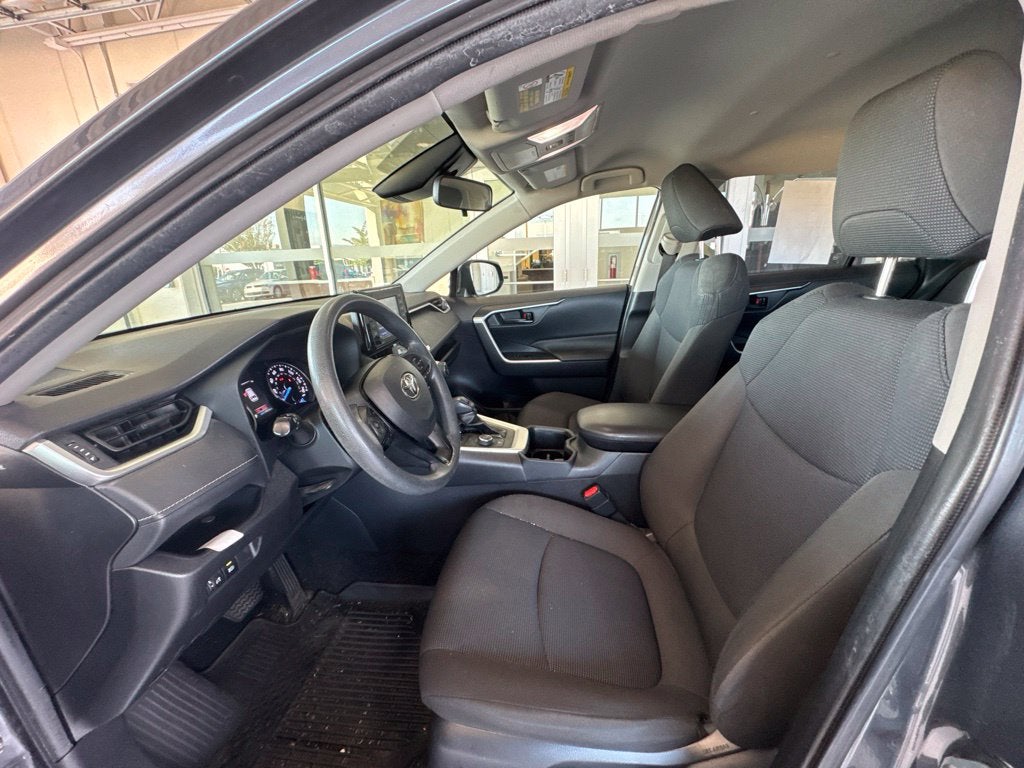 2022 Toyota RAV4 Hybrid LE