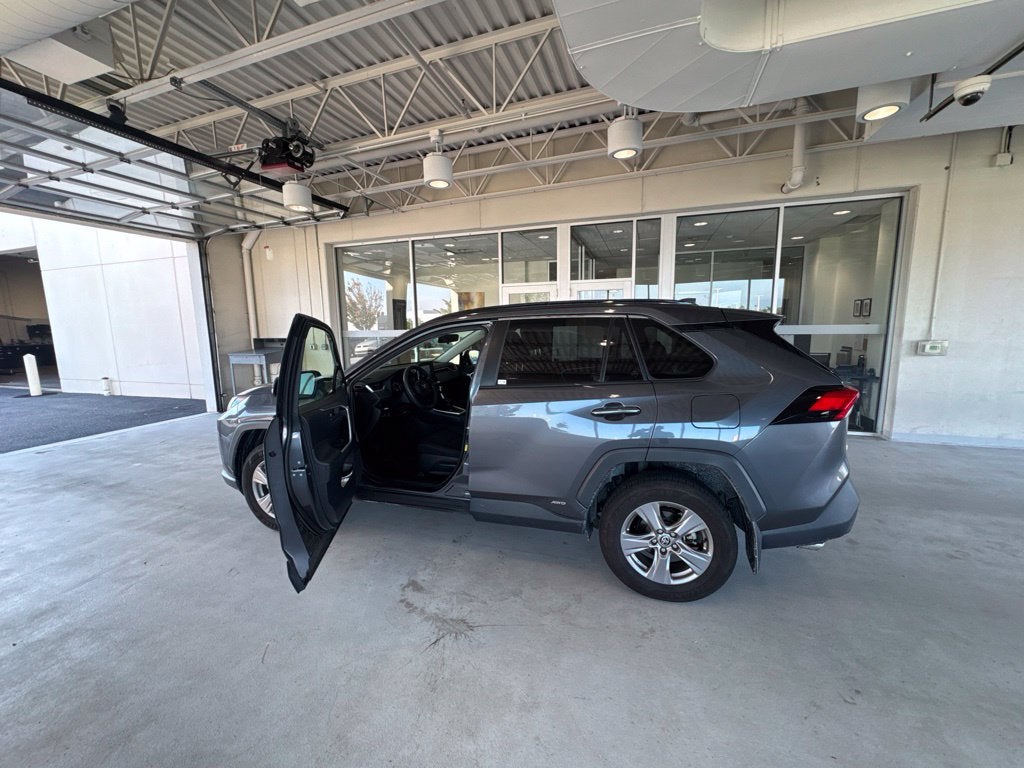 2022 Toyota RAV4 Hybrid LE
